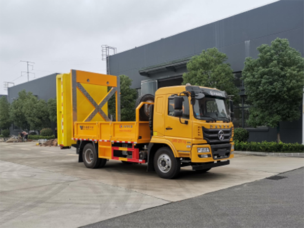 CLW5120TFZBHA防撞緩沖車(chē)