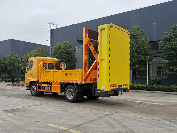 CLW5120TFZBHA防撞緩沖車(chē)