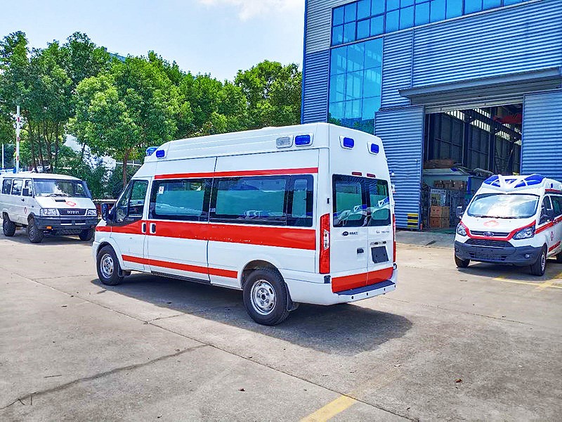 福特新時(shí)代長軸高頂救護(hù)車