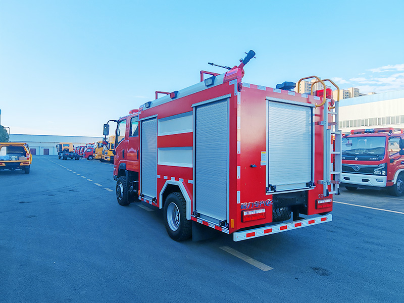 東風(fēng)四驅(qū)3.5噸水罐消防車(全柴112KW)