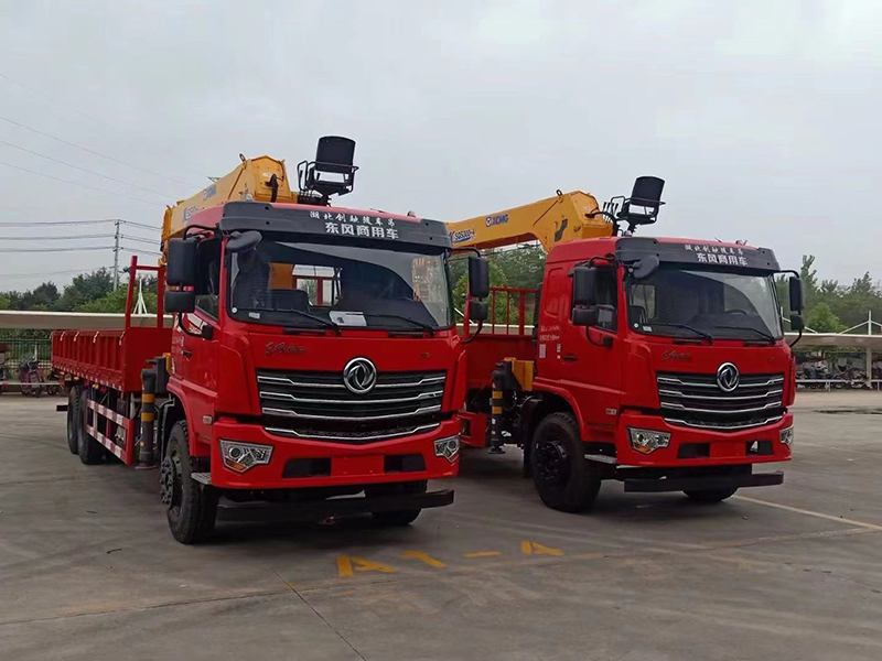 DFV5243JSQGP6D東風(fēng)暢行D3L后八輪隨車(chē)吊